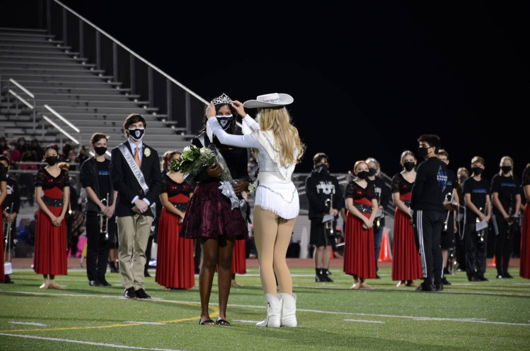 VHS Homecoming King Queen Crowned Four Points News